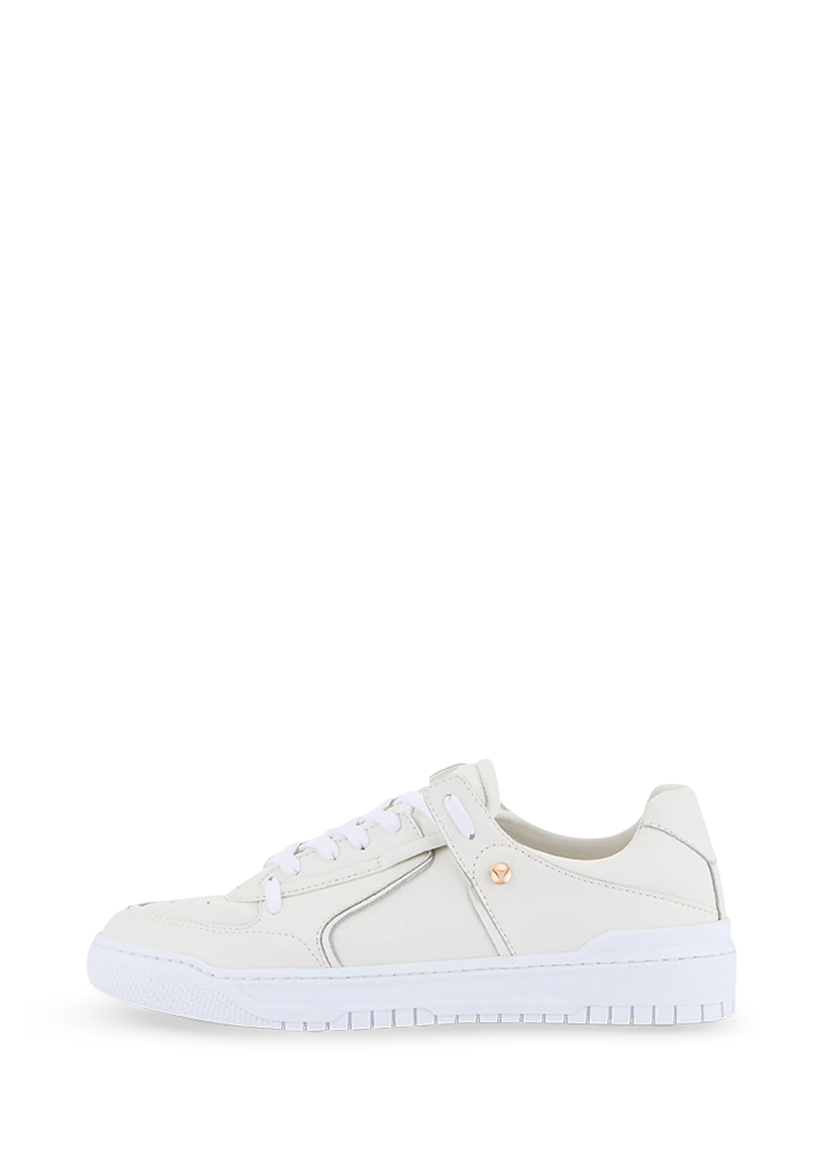 Seitenansicht auf neutralem Hintergrund des Produktes Casual Court24 in der Farbe White