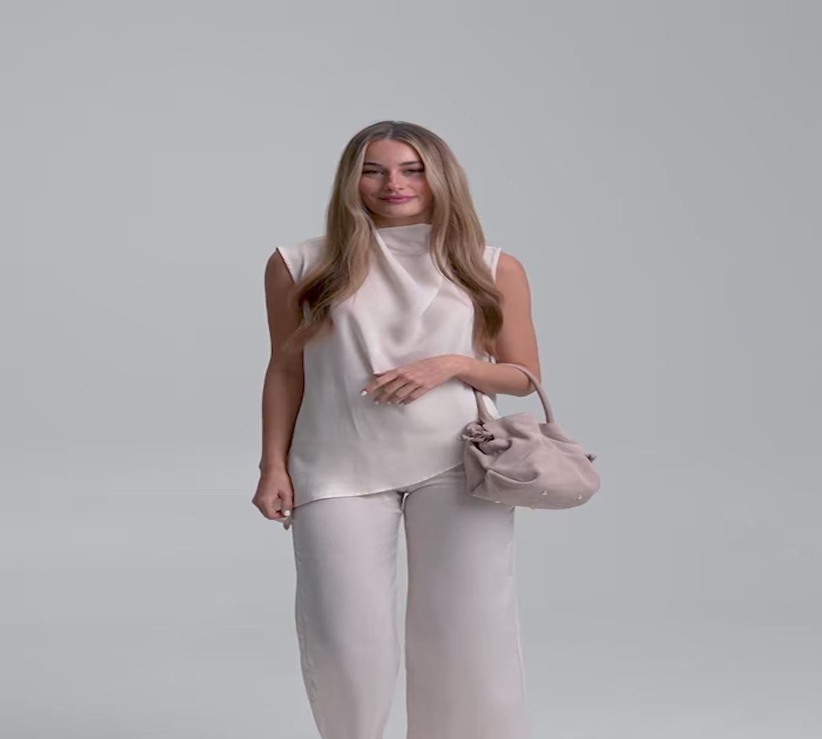 Produktabbildung auf neutralem Hintergrund des Produktes Cool Companion Suede S in der Farbe Nude in der Größe S